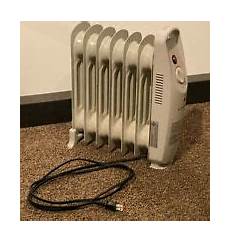Radiator humidifiers